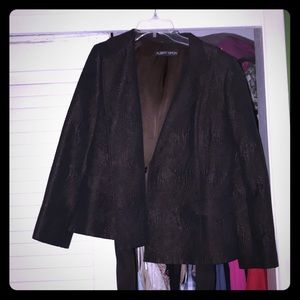 Albert Nipon black blazer
